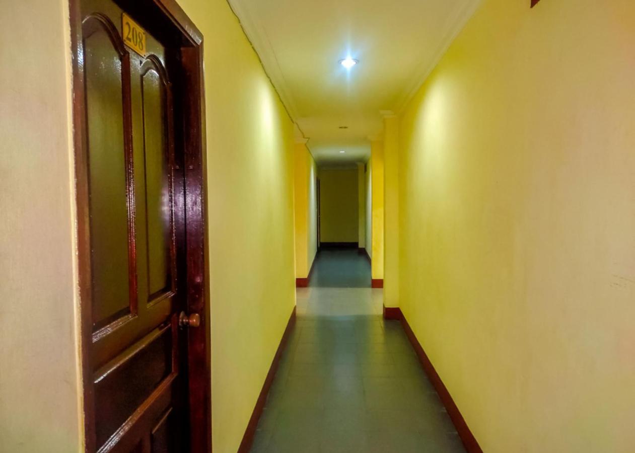 Oyo 3372 Hotel Pelita Terang Nagoja Zewnętrze zdjęcie